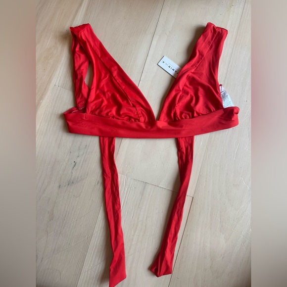 NWT Vitamin A Magnolia V-Neck EcoLux Swimsuit Top - Picture 1 of 2